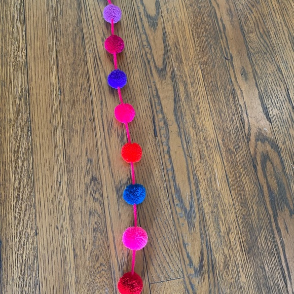 Long pom pom - Picture 2 of 3